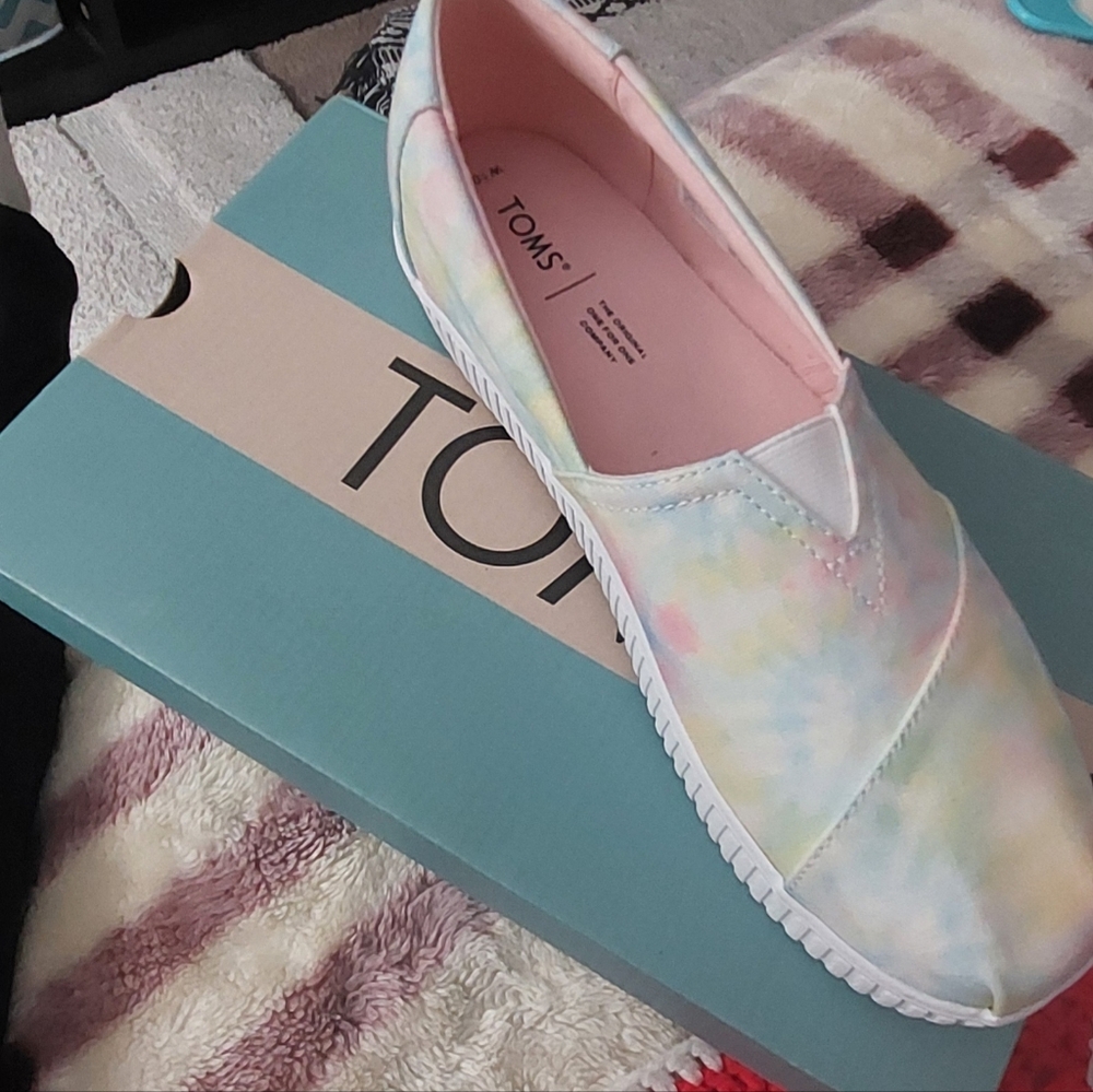 Toms